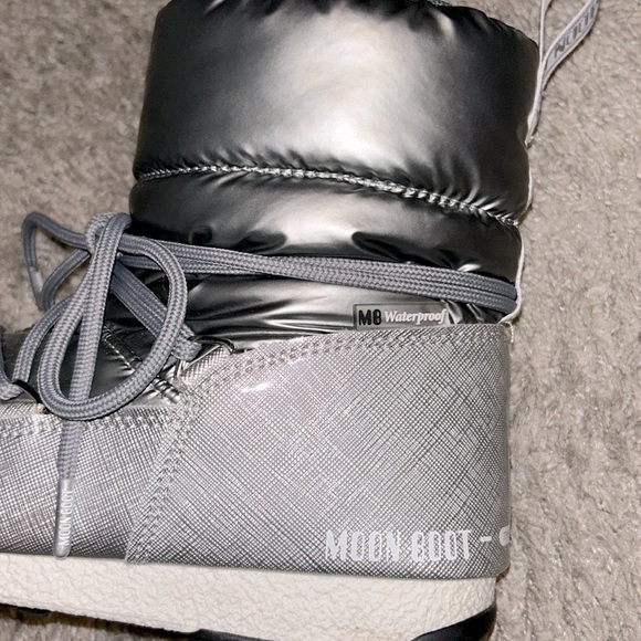 MOON BOOT Size 6 - Picture 8 of 8